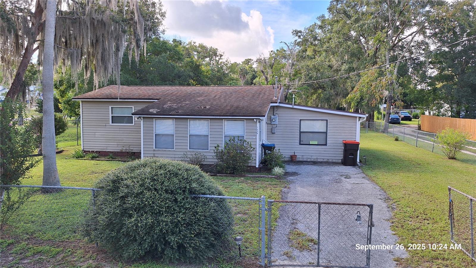 TOWN BELLEVIEW - Residential