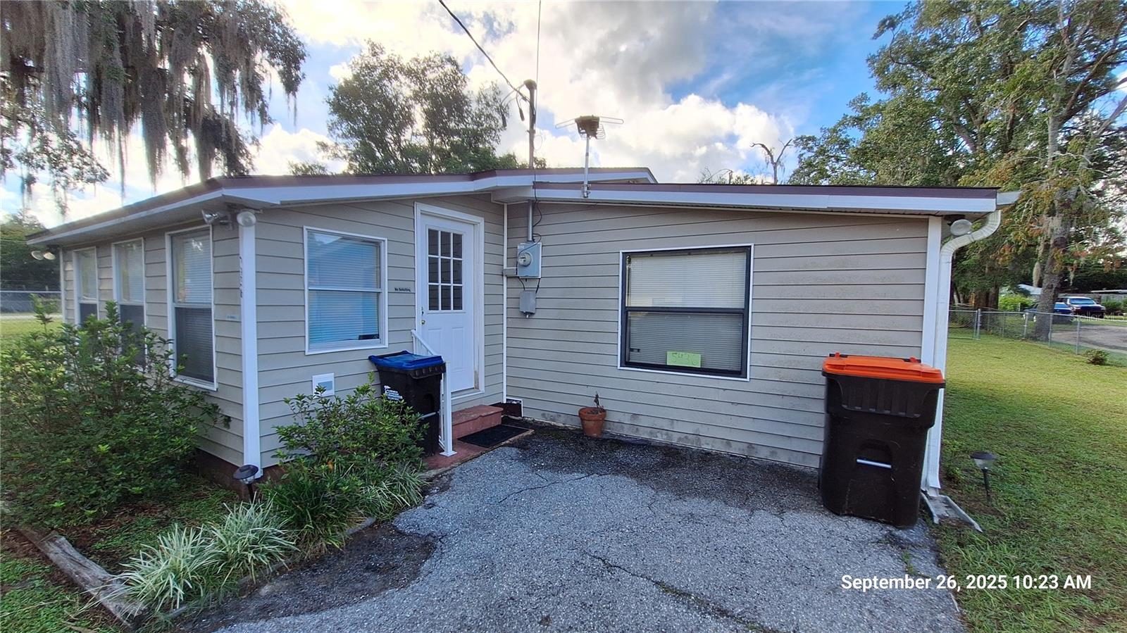 TOWN BELLEVIEW - Residential