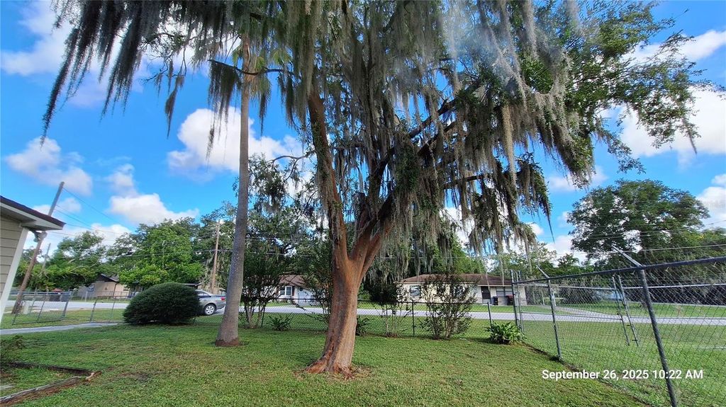 Photo of 5436 SE 108th Place, Belleview, FL 34420 (MLS # OM711346)