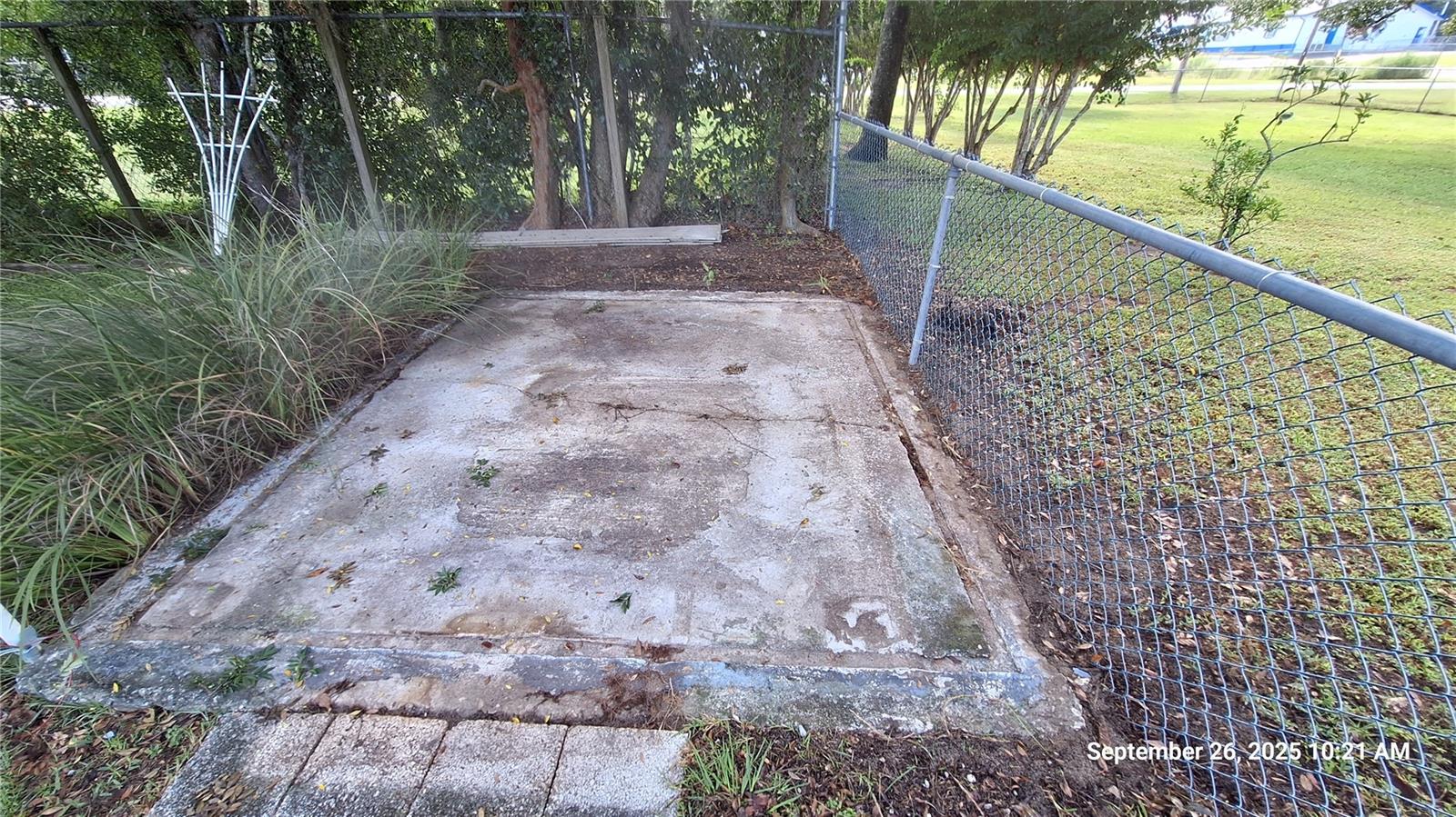 TOWN BELLEVIEW - Residential