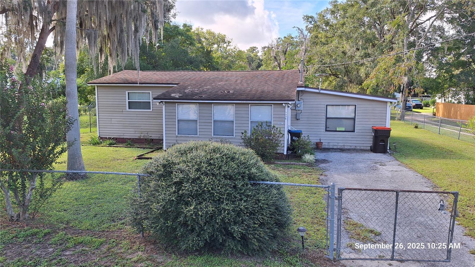 TOWN BELLEVIEW - Residential