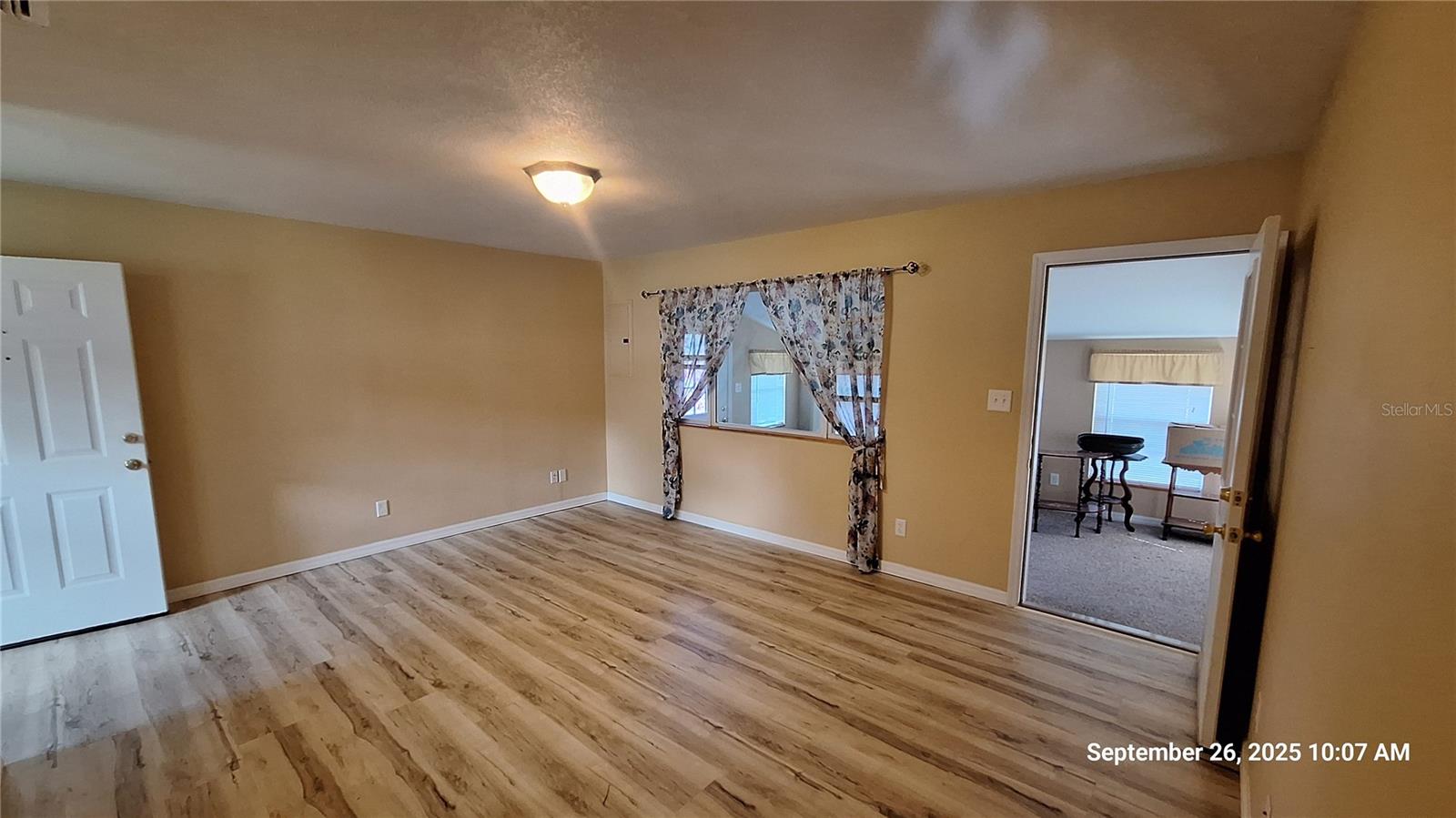 TOWN BELLEVIEW - Residential