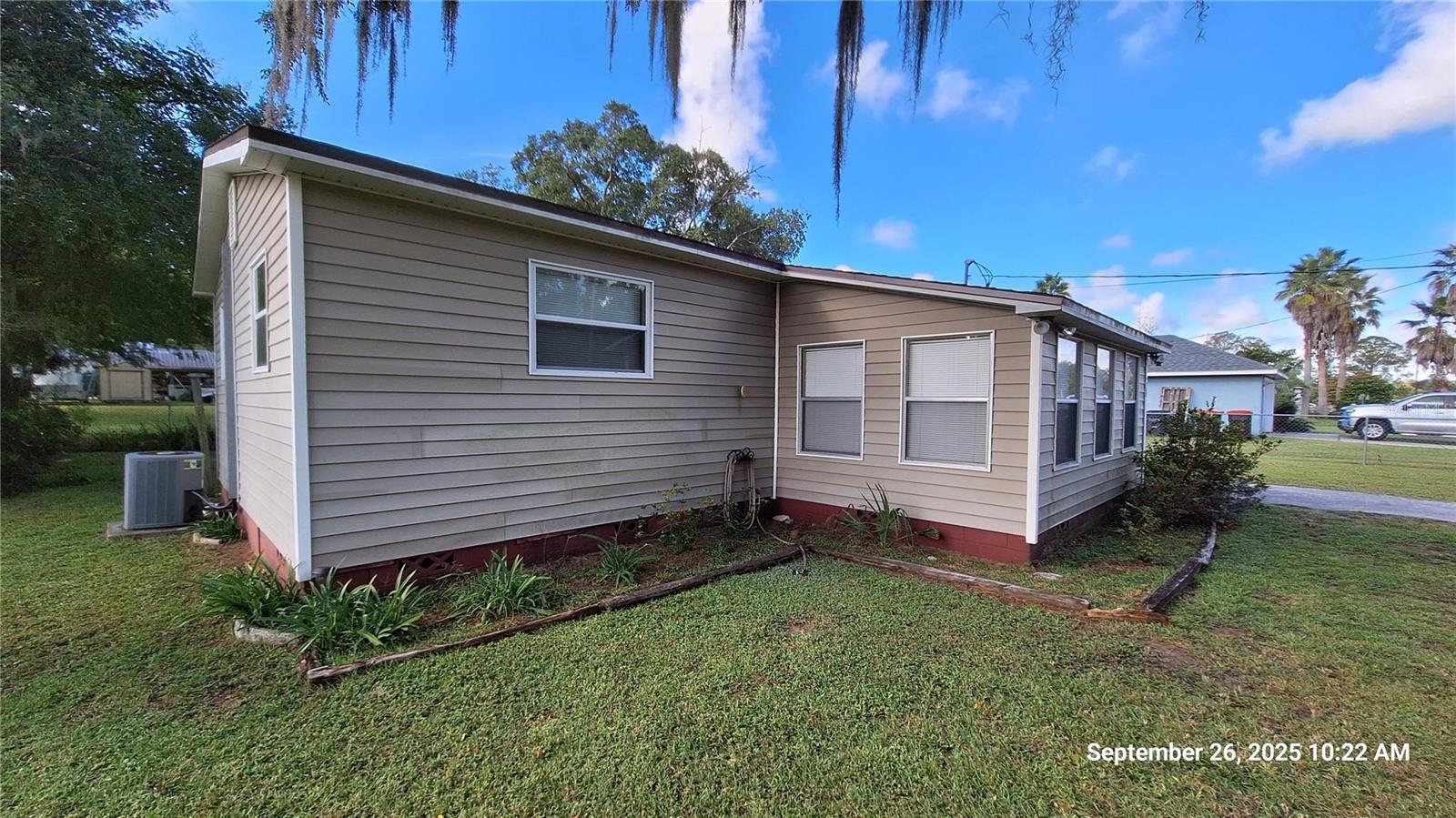 TOWN BELLEVIEW - Residential