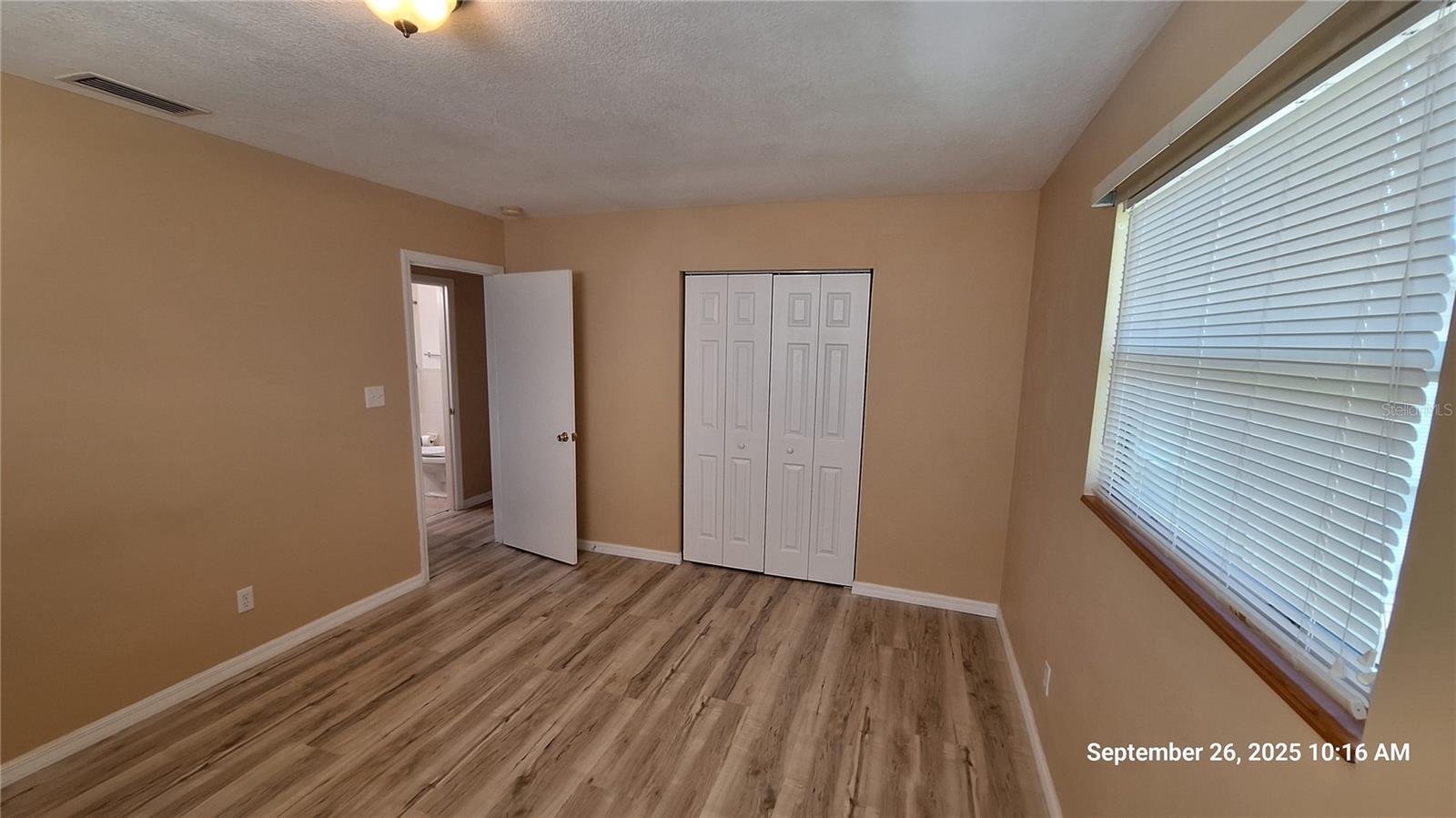 TOWN BELLEVIEW - Residential