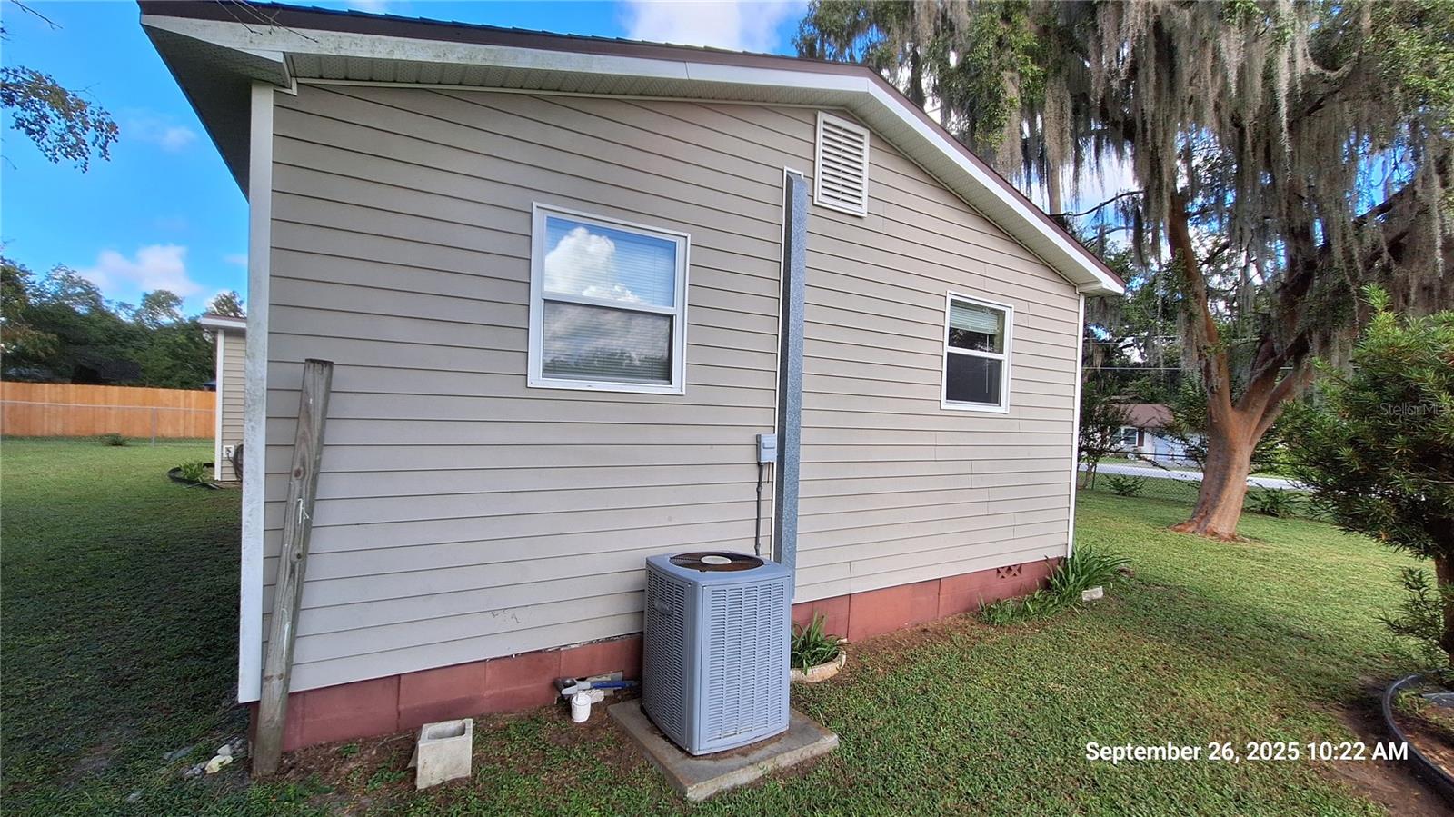 TOWN BELLEVIEW - Residential