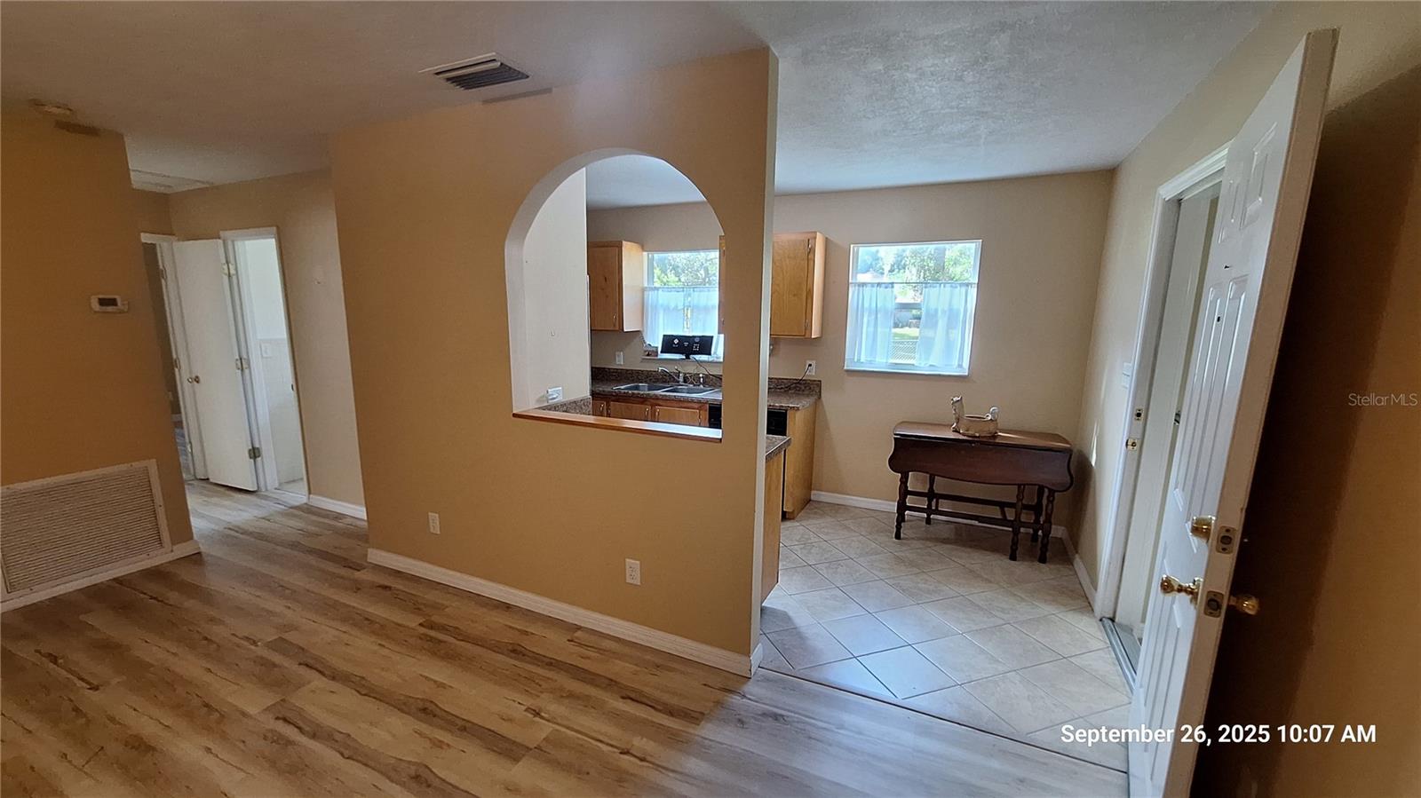 TOWN BELLEVIEW - Residential