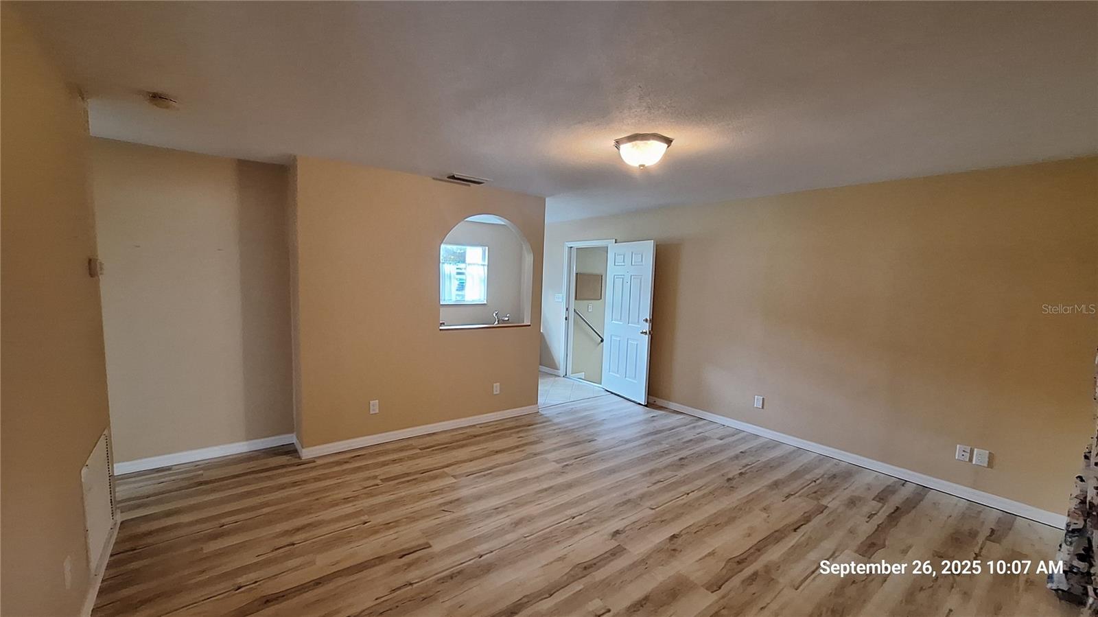 TOWN BELLEVIEW - Residential