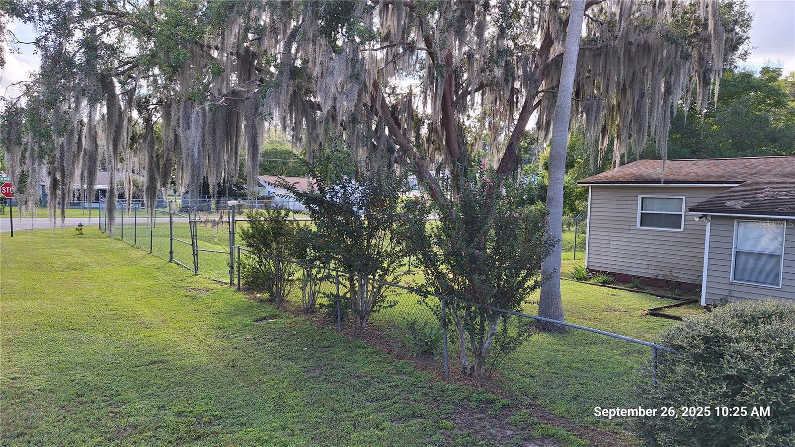 TOWN BELLEVIEW - Residential