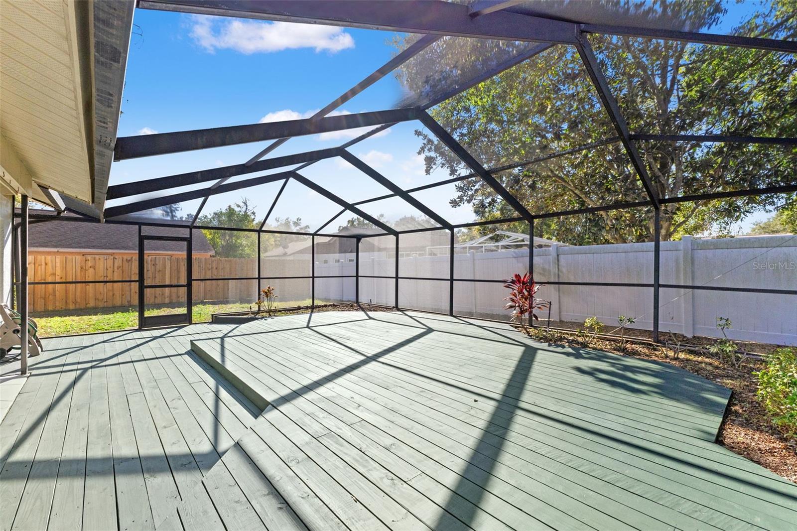 CREEKSIDE - Residential