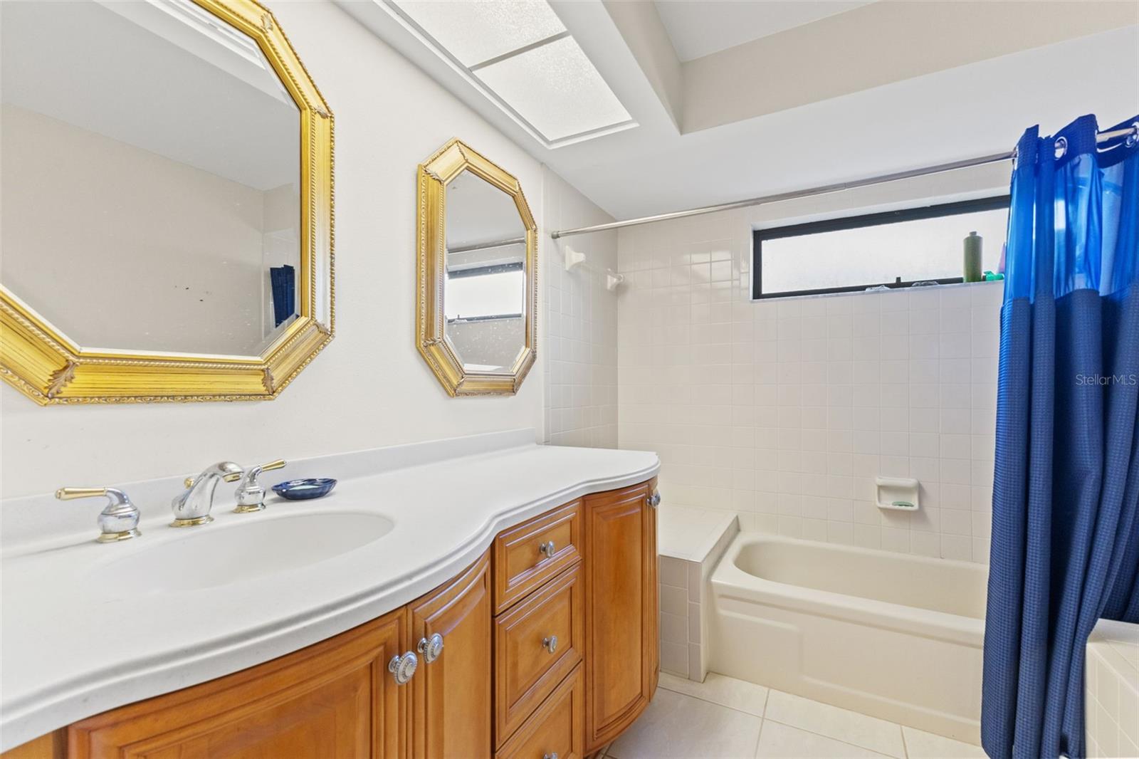 CREEKSIDE - Residential