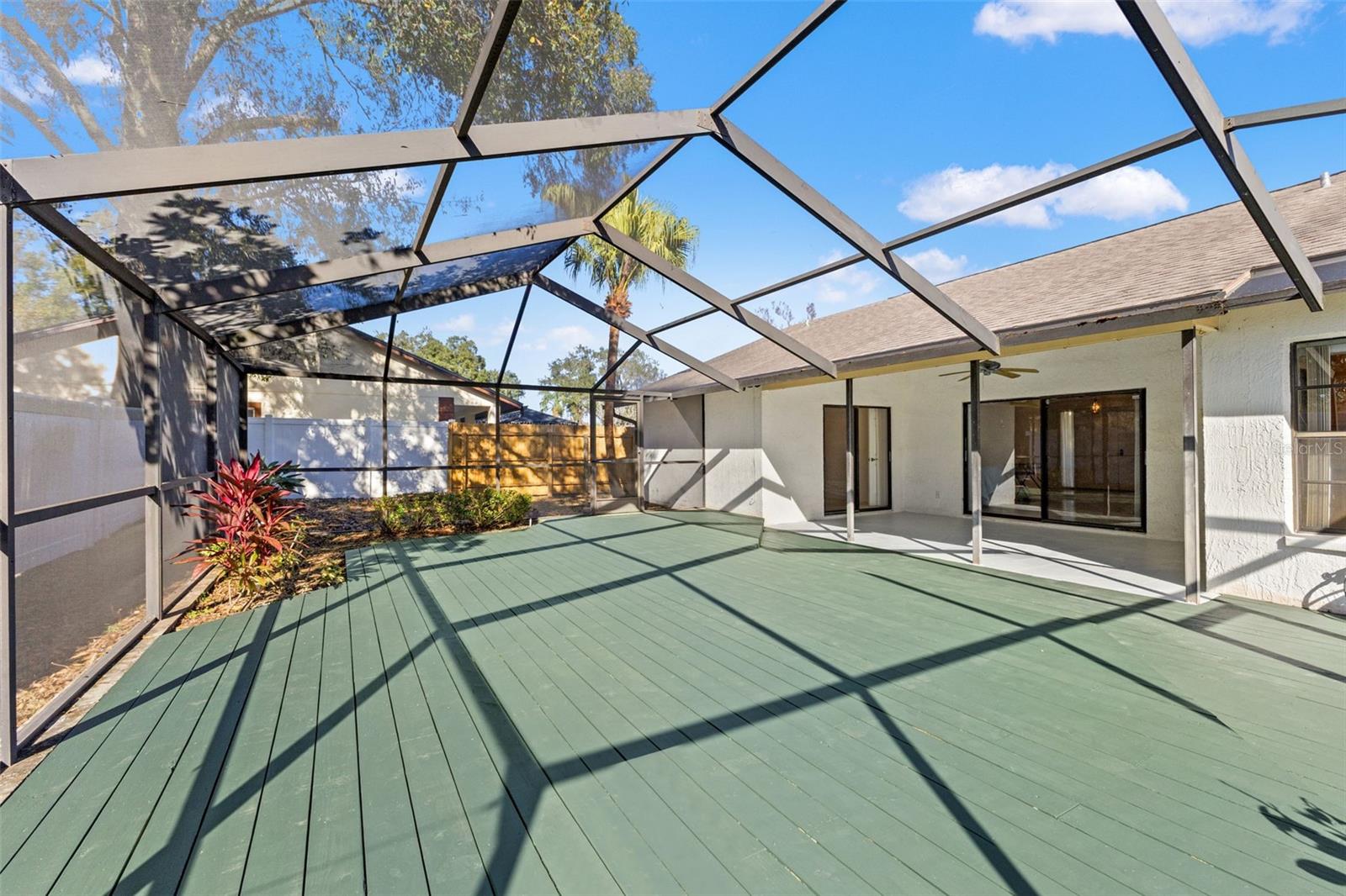 CREEKSIDE - Residential