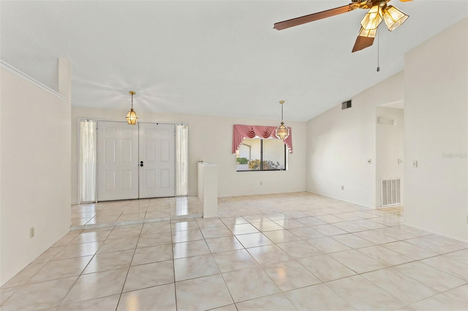 CREEKSIDE - Residential