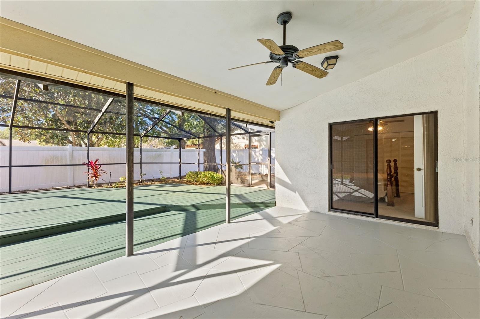 CREEKSIDE - Residential