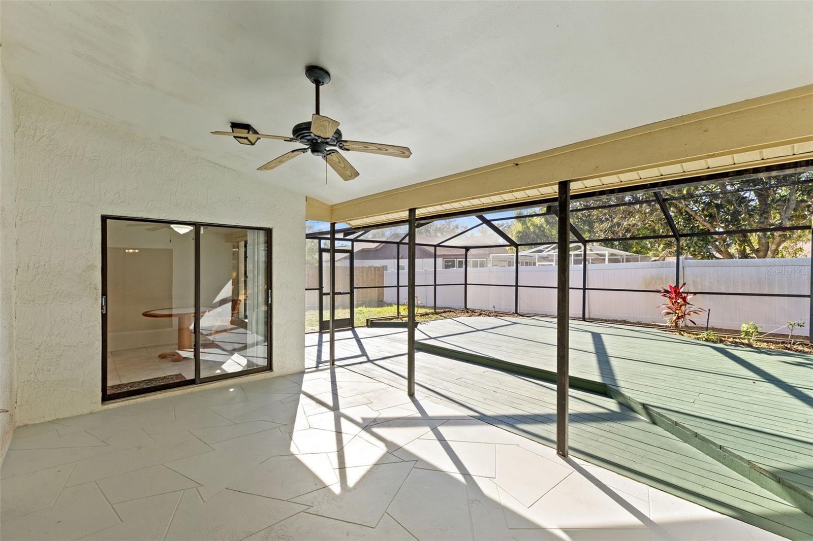 CREEKSIDE - Residential