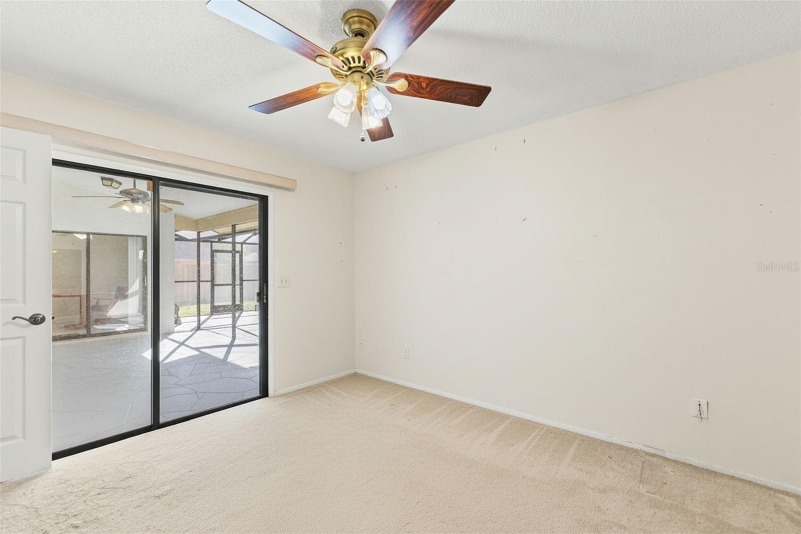 CREEKSIDE - Residential