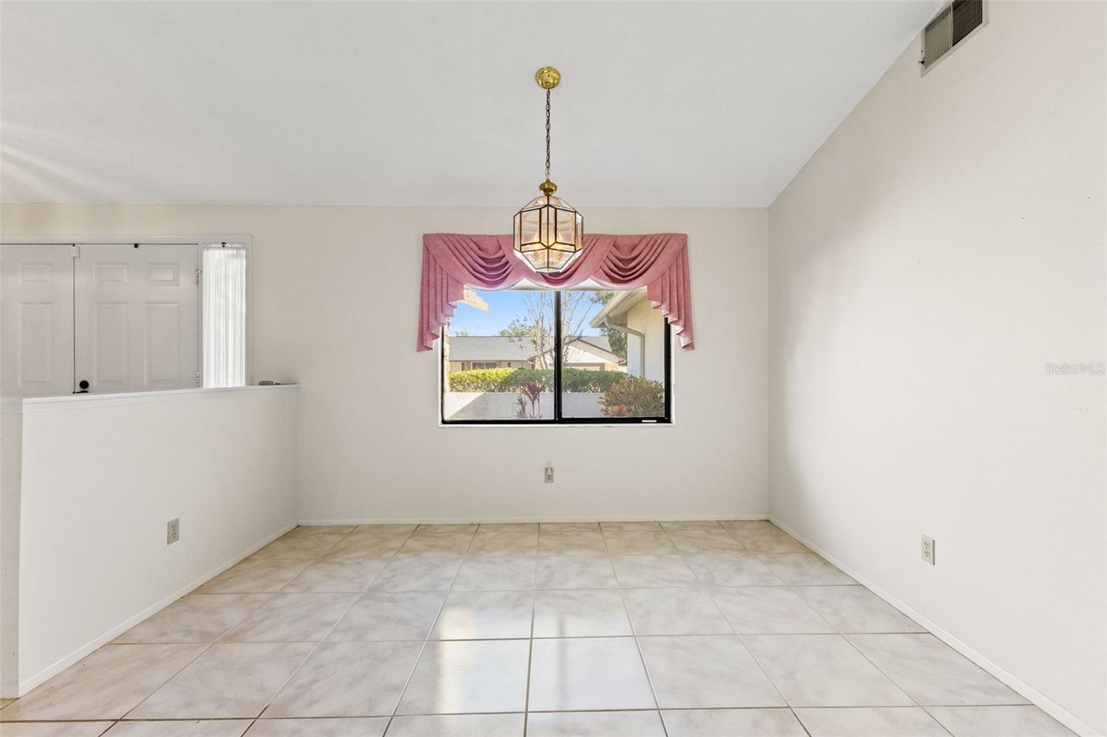 CREEKSIDE - Residential