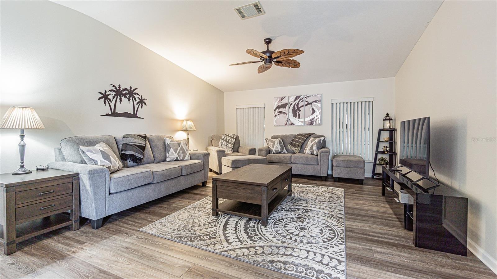 GRAND HORIZONS - Residential