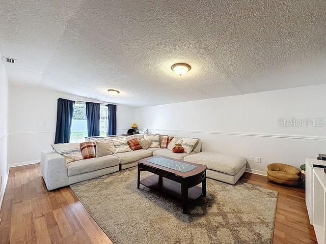 6606 W CHELSEA STREET