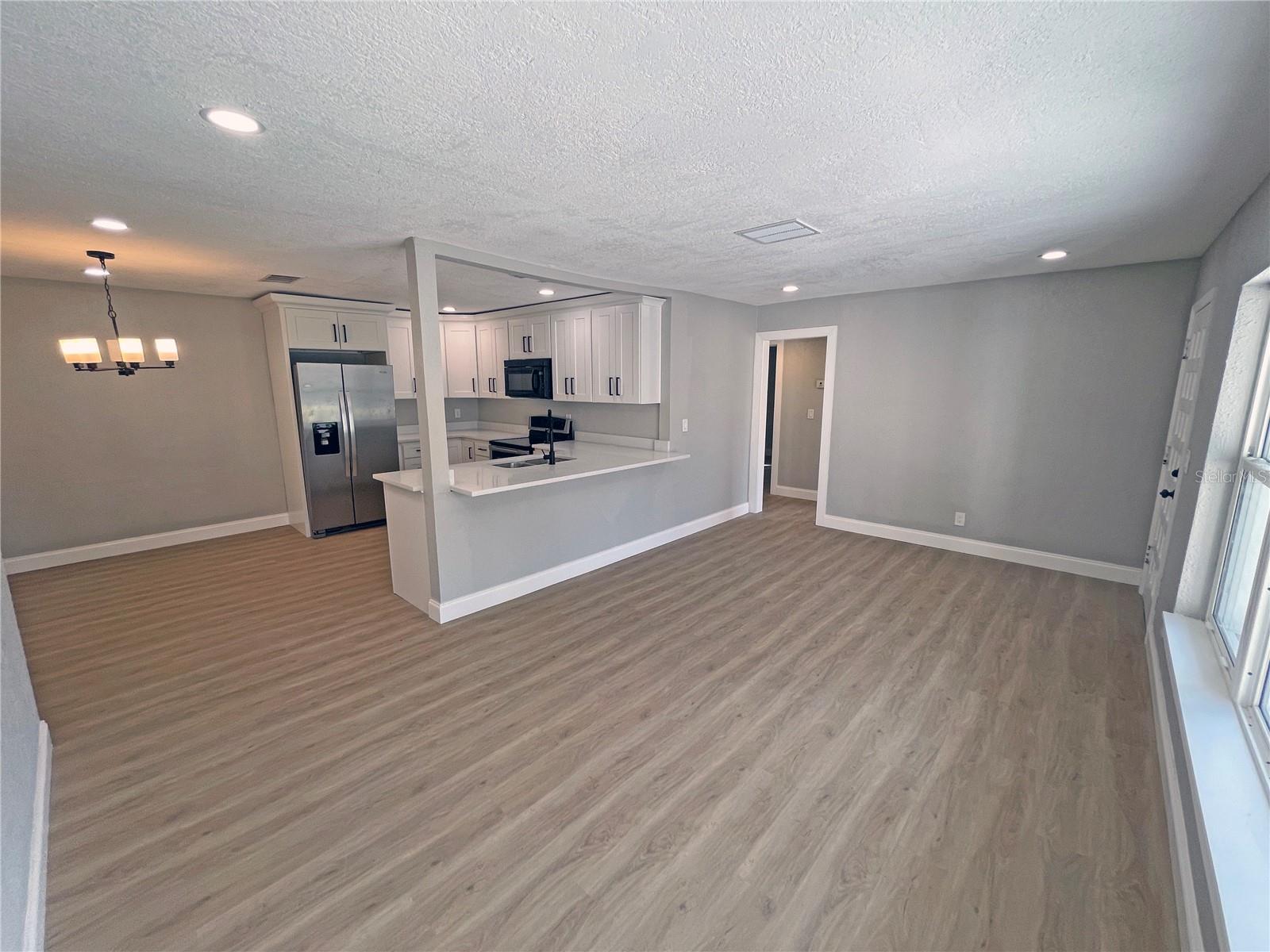 MANHATTAN MANOR REV - Residential