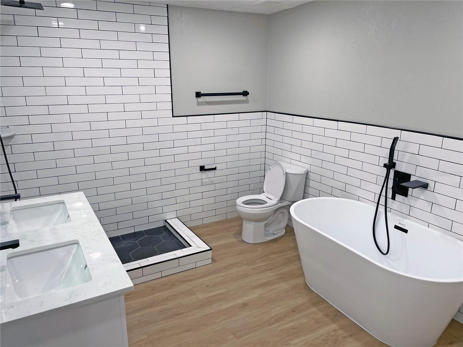 MANHATTAN MANOR REV - Residential