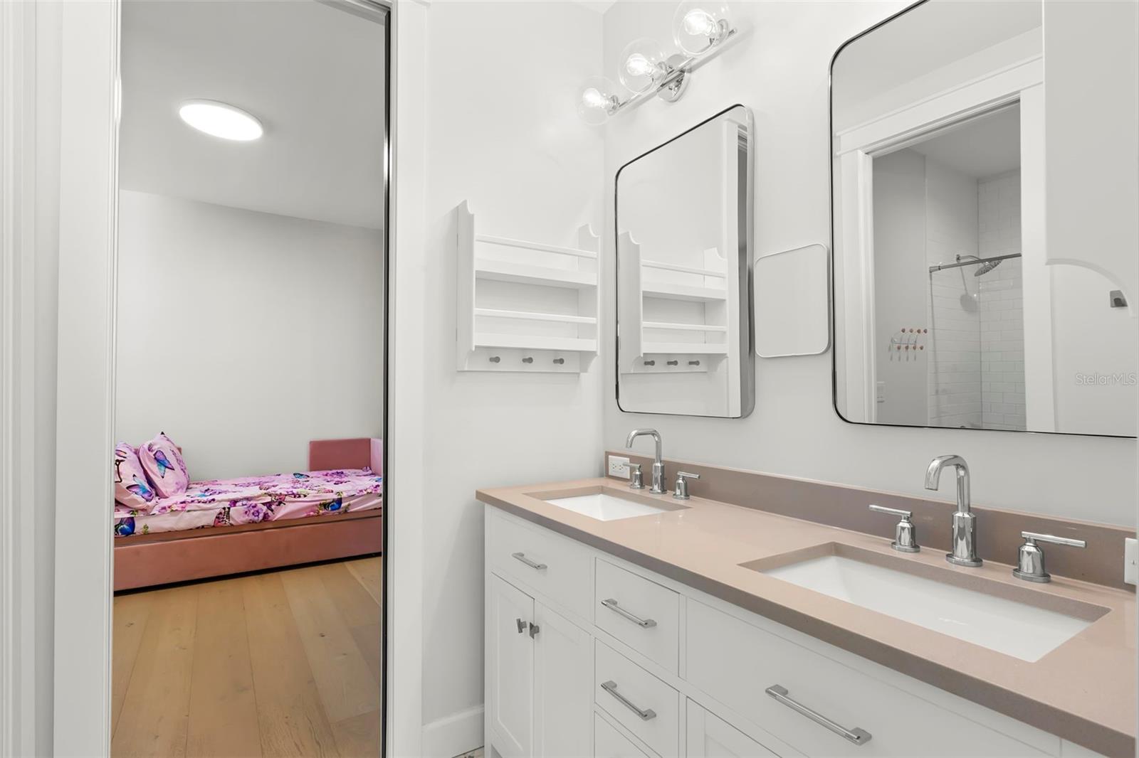 MINNEOLA - Residential