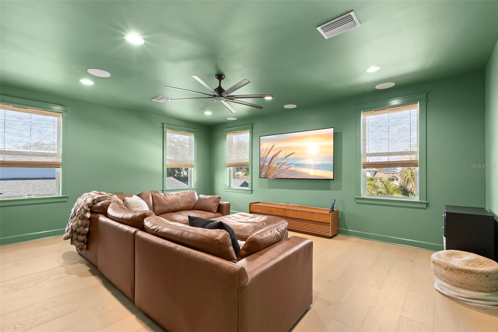 MINNEOLA - Residential