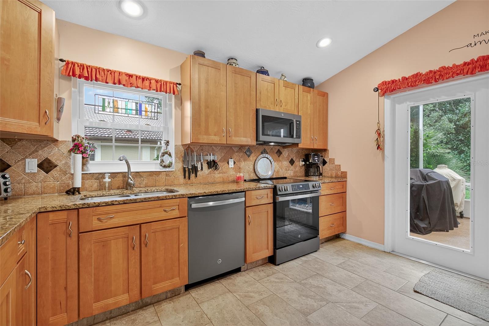 LAKESIDE MATANZAS SHORES - Residential