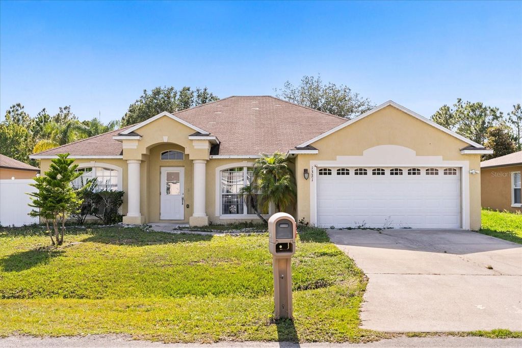 Photo of 1321 Dunbarton Court, Kissimmee, FL 34758 (MLS # O6312121)