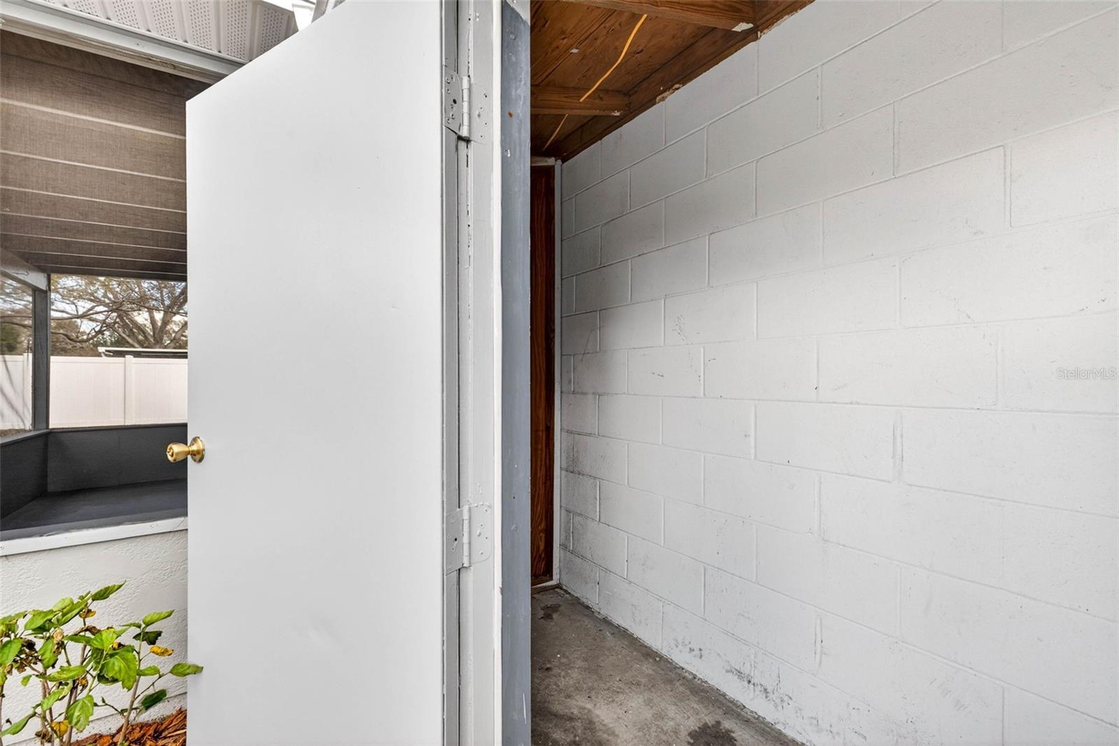 BRANDON VALRICO HILLS ESTATES SUB - Residential