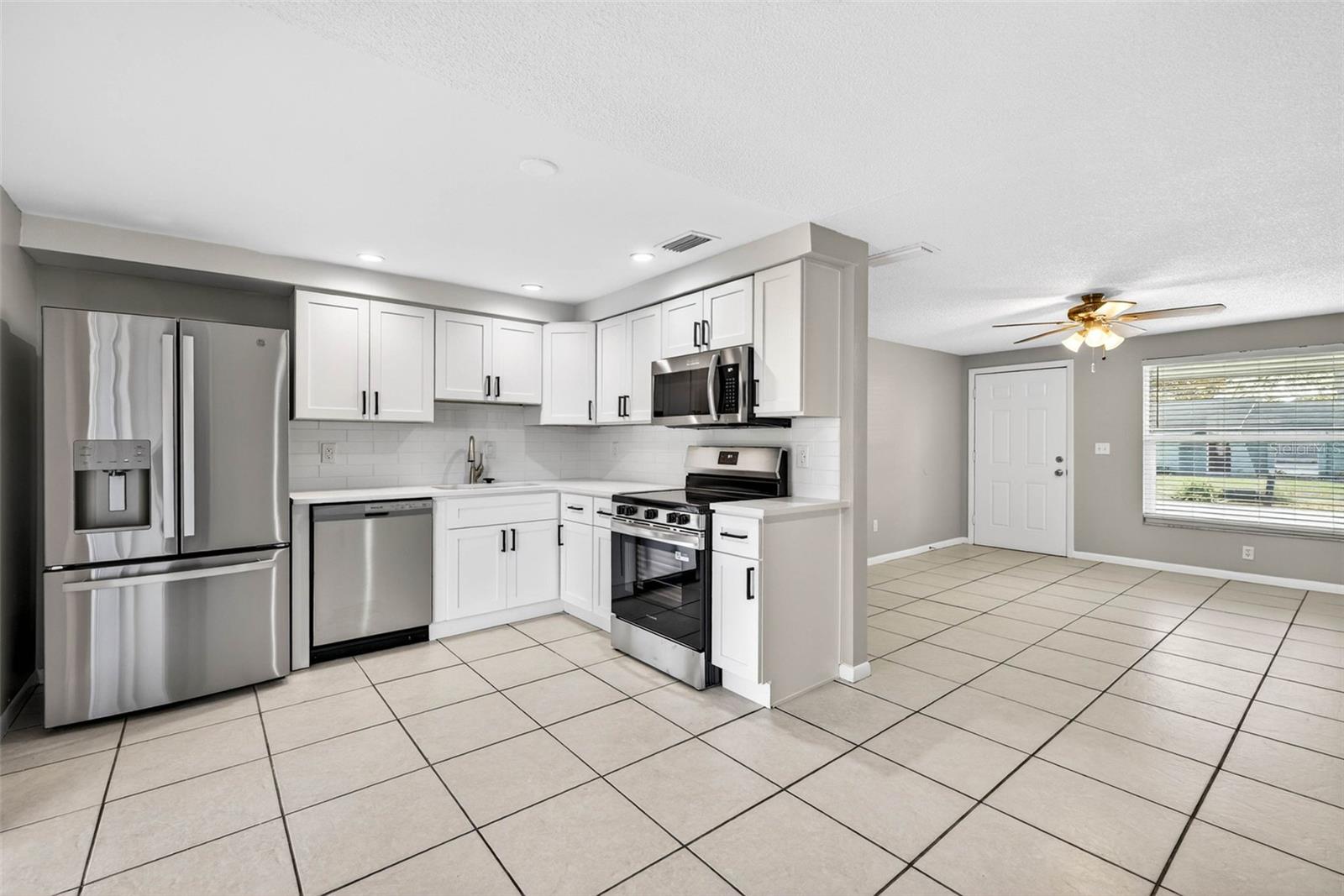 BRANDON VALRICO HILLS ESTATES SUB - Residential