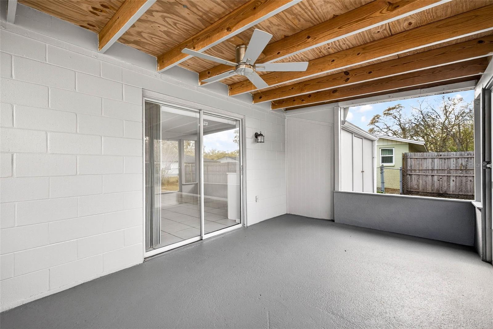 BRANDON VALRICO HILLS ESTATES SUB - Residential