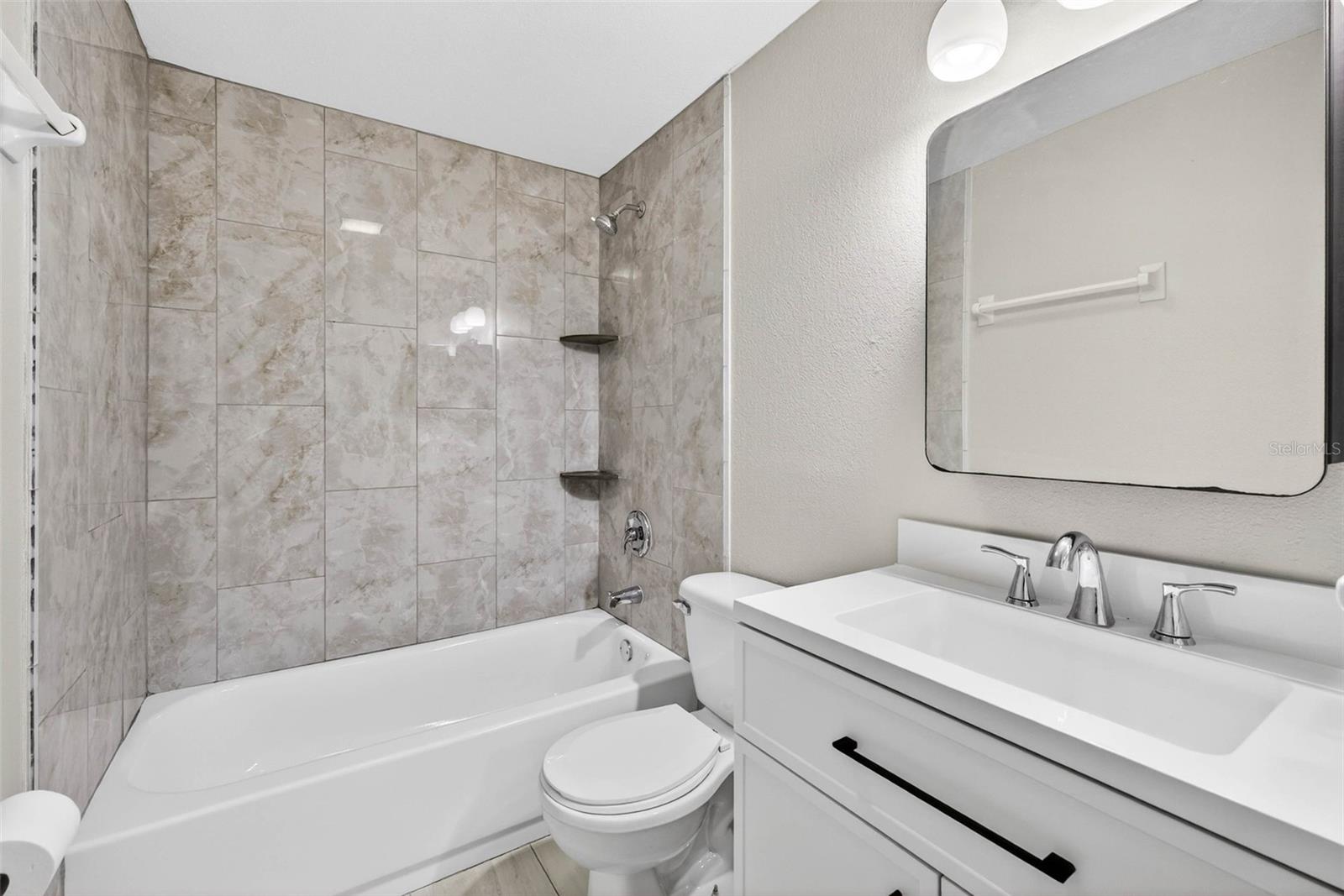 BRANDON VALRICO HILLS ESTATES SUB - Residential