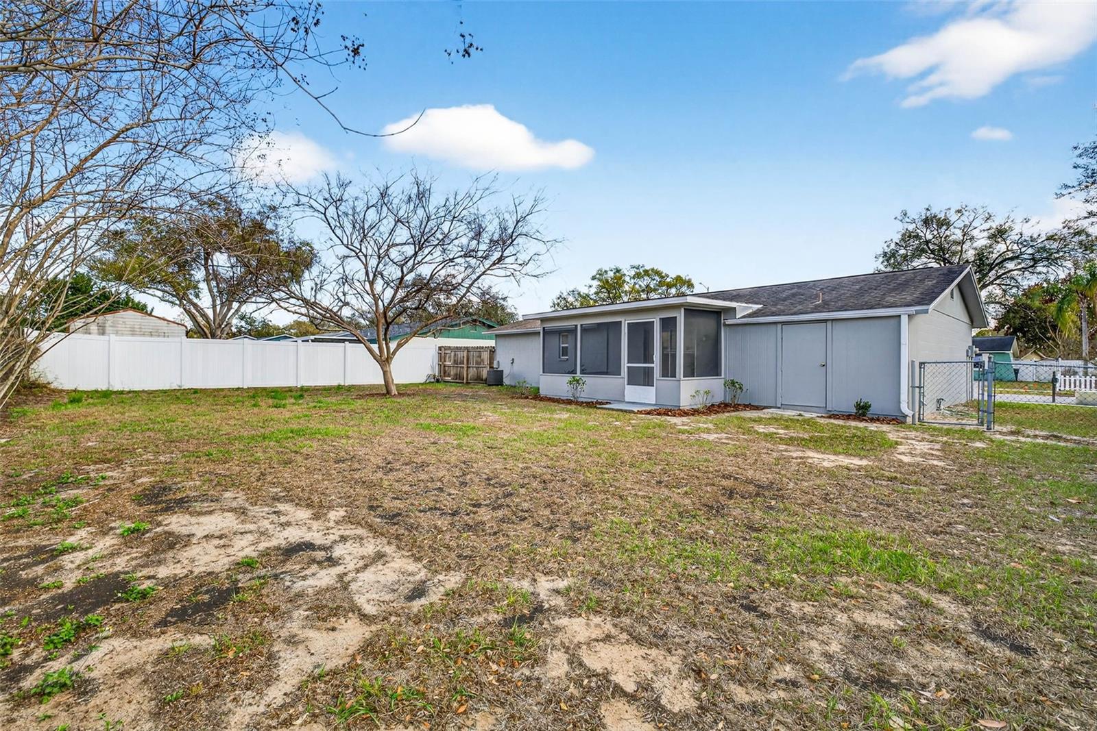 BRANDON VALRICO HILLS ESTATES SUB - Residential