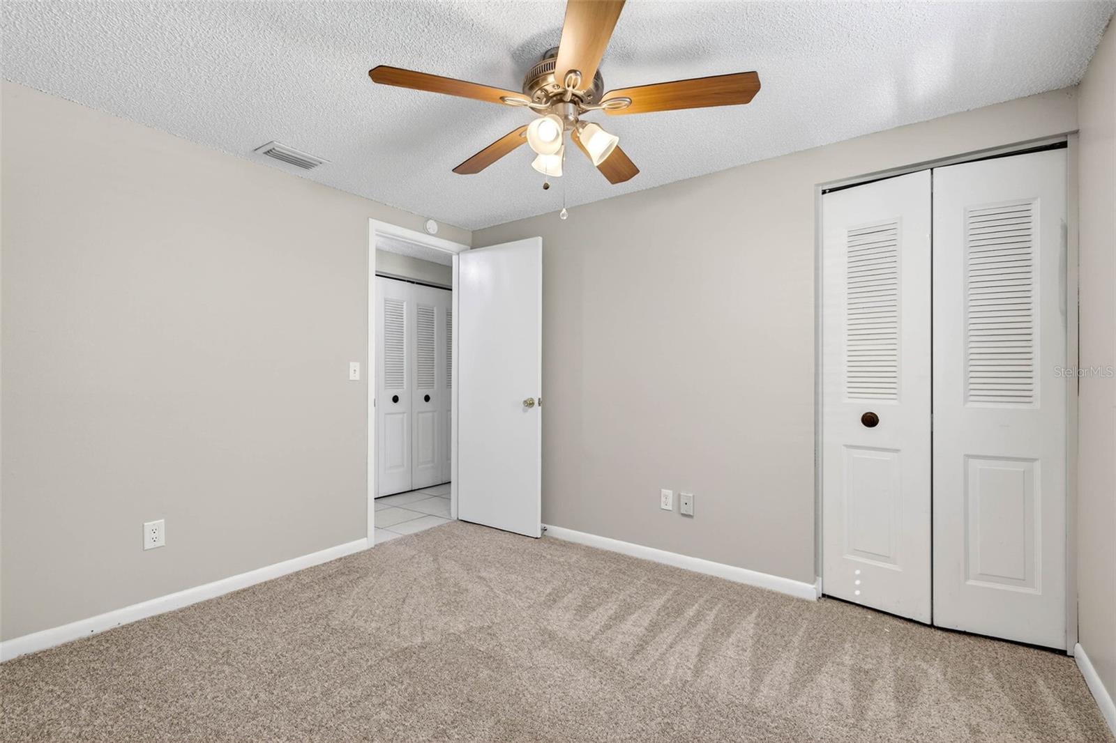 BRANDON VALRICO HILLS ESTATES SUB - Residential