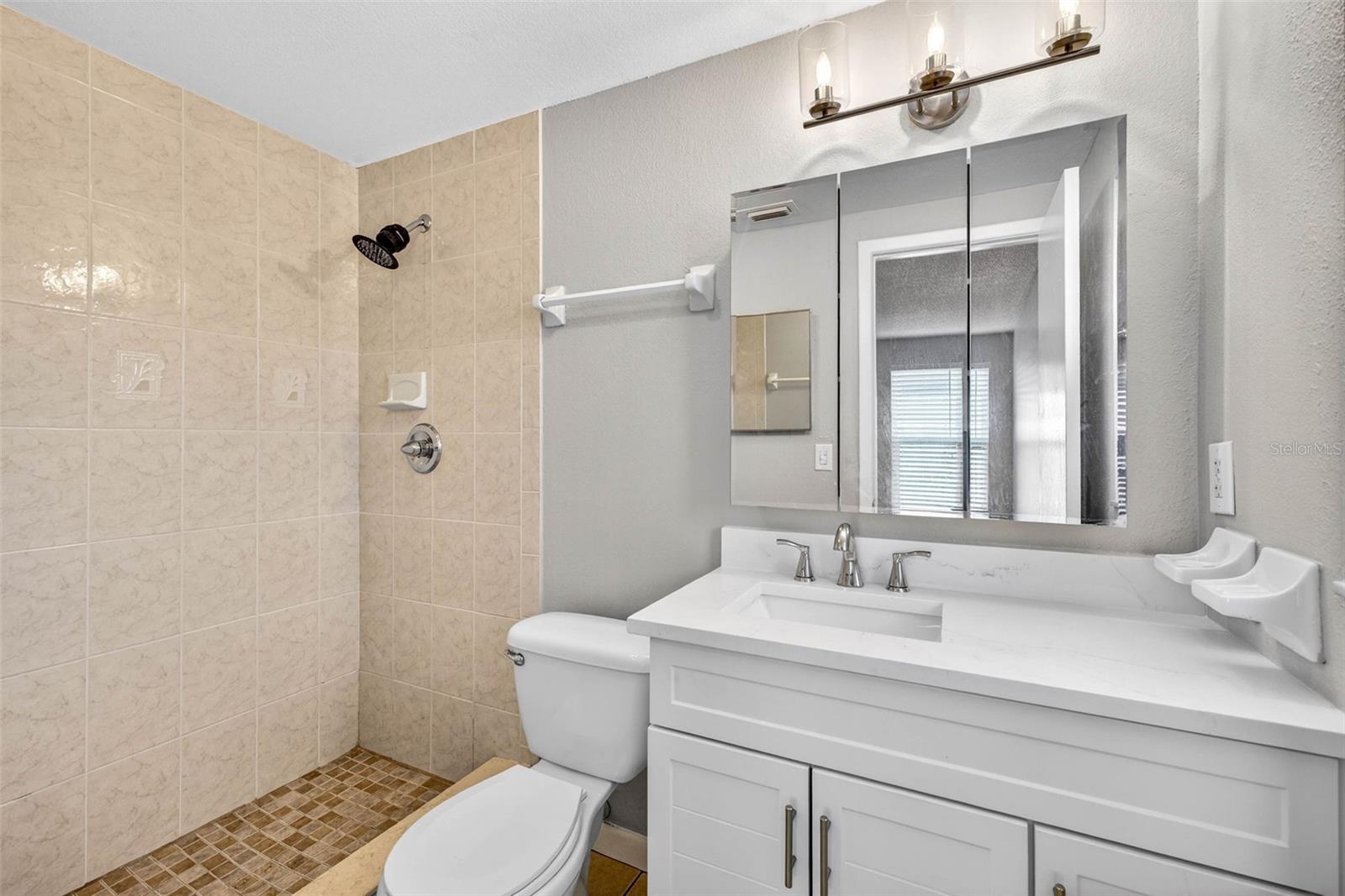 BRANDON VALRICO HILLS ESTATES SUB - Residential