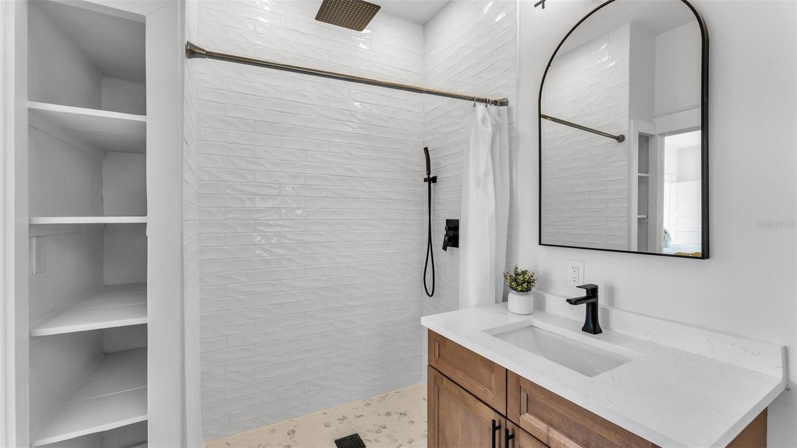 LEMOYNES 1ST ADD - Residential