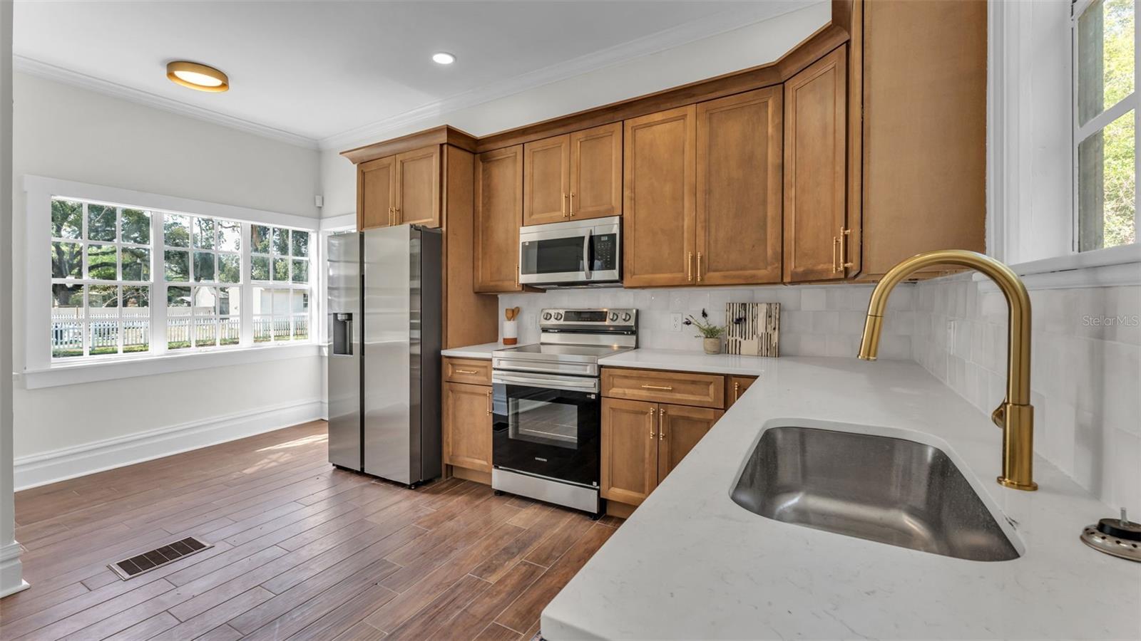 LEMOYNES 1ST ADD - Residential