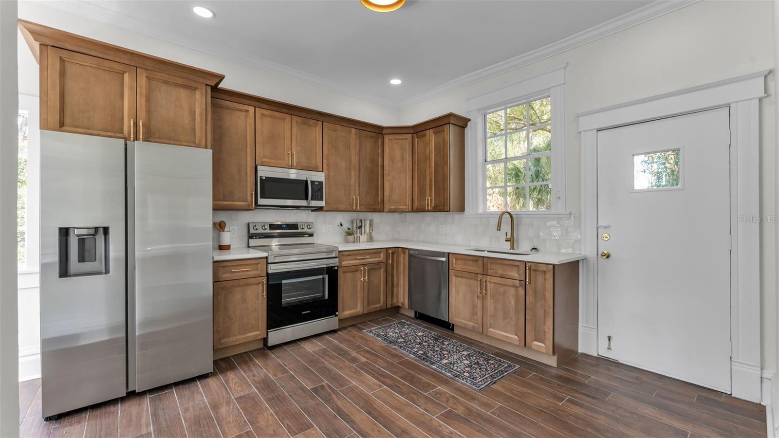 LEMOYNES 1ST ADD - Residential