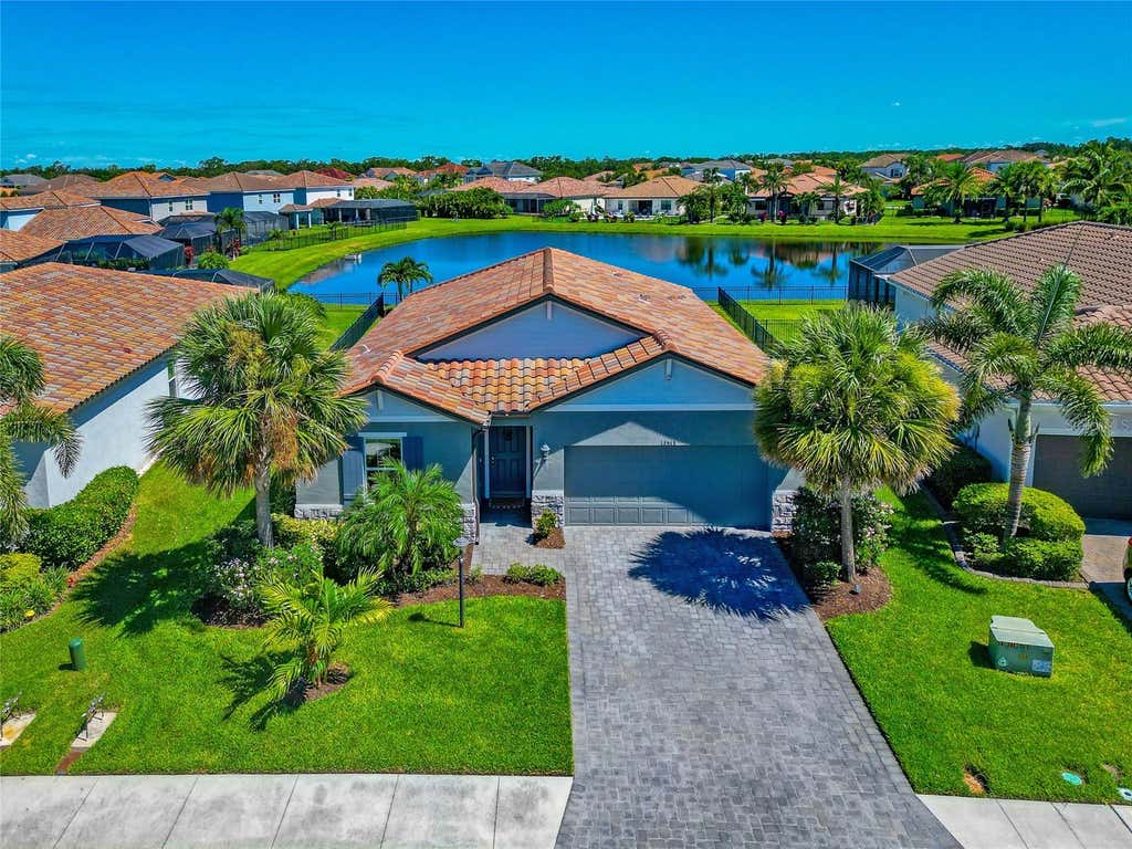 Photo of 13513 Flat Woods Terrace, Bradenton, FL 34211 (MLS # A4696745)