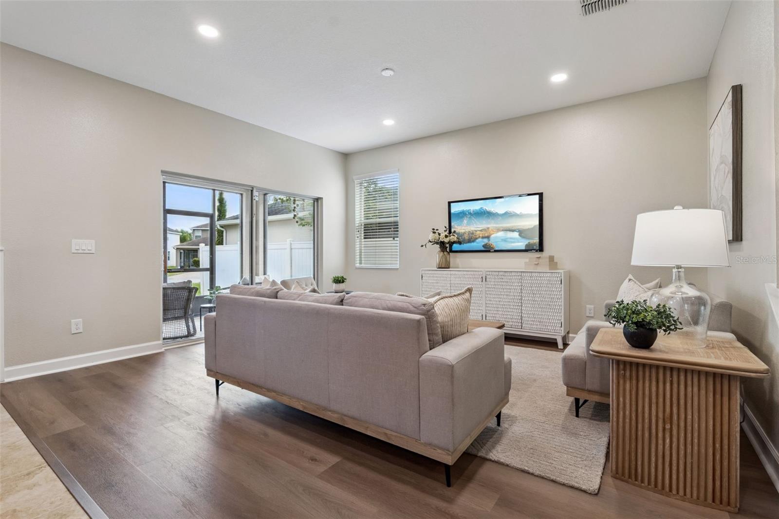 OAKS/MOSS PARK - Residential