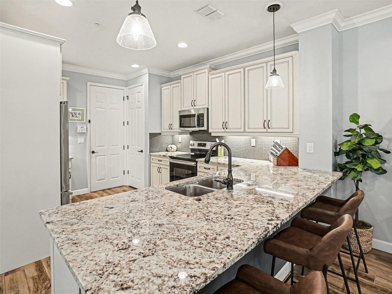 GRANDE OAKS AT HEATHROW REP - Residential