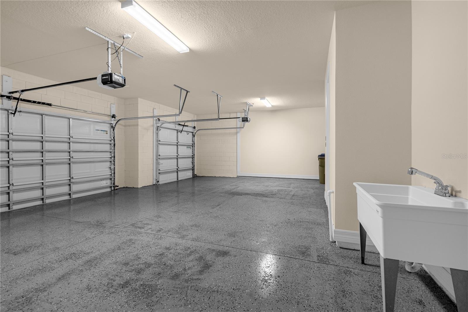 SPLIT OAK ESTATES PH 2 - Residential Lease