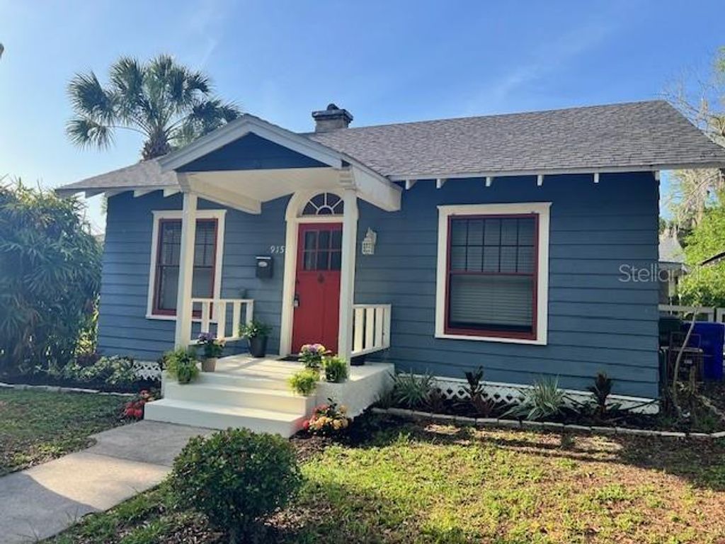 Photo of 915 Cumberland Street, Lakeland, FL 33801 (MLS # L4960365)