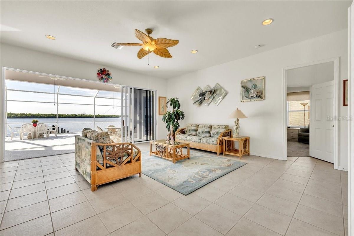 3772 PEACE RIVER DRIVE, PUNTA GORDA, FL, 33983 4 3772 PEACE RIVER DRIVE