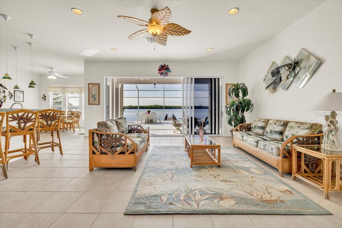3772 PEACE RIVER DRIVE, PUNTA GORDA, FL, 33983 3 3772 PEACE RIVER DRIVE
