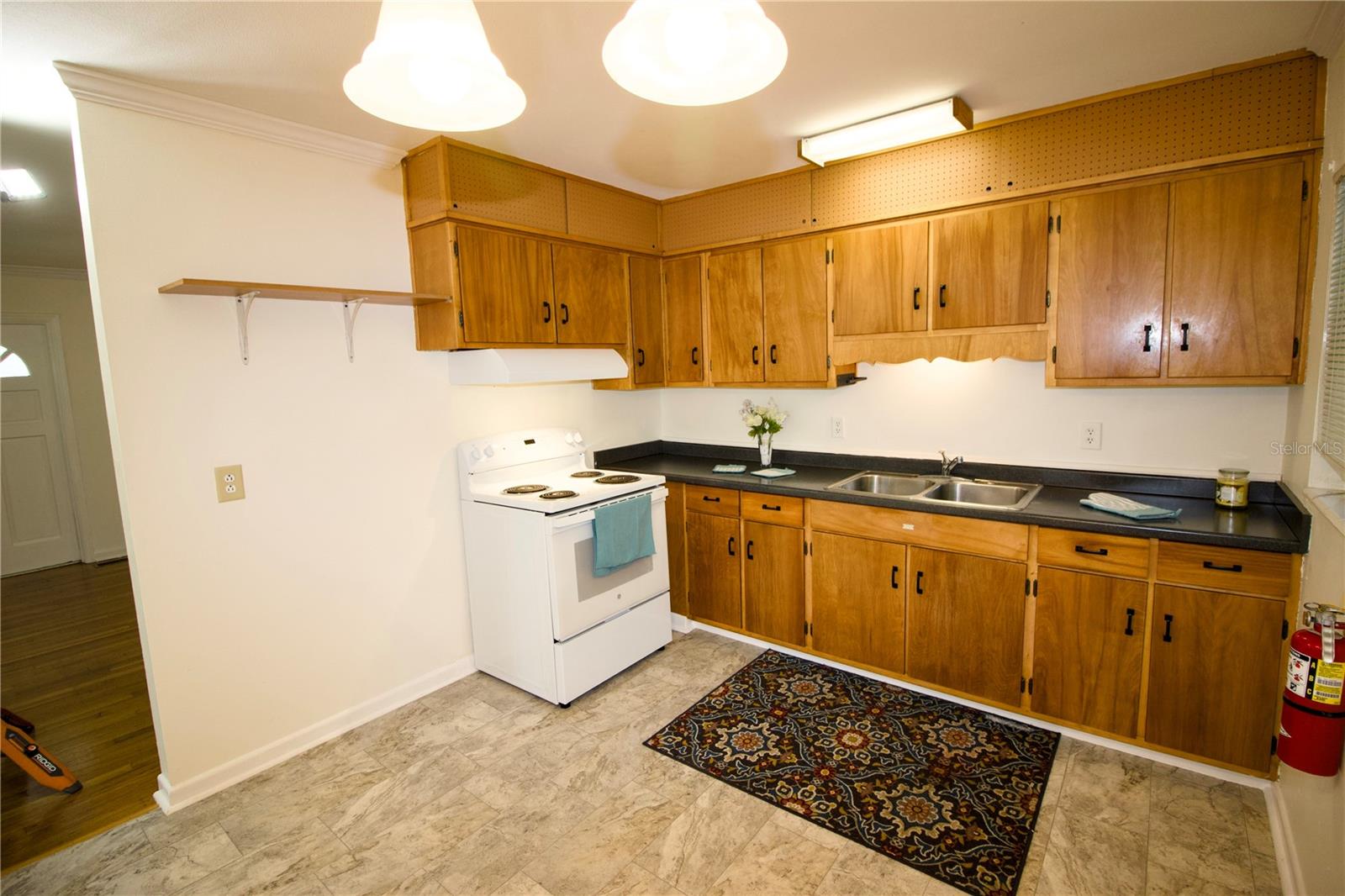 LEESBURG LOVES POINT ESTATES - Residential