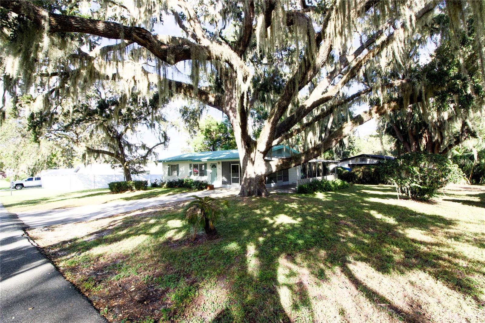 LEESBURG LOVES POINT ESTATES - Residential