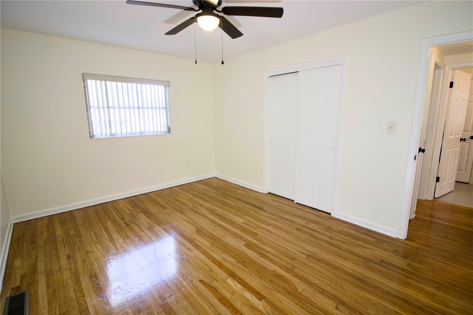 LEESBURG LOVES POINT ESTATES - Residential