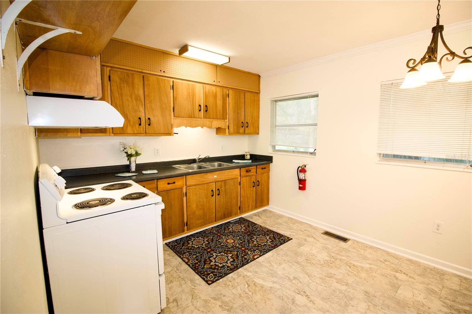 LEESBURG LOVES POINT ESTATES - Residential