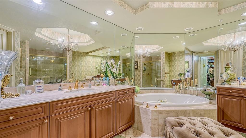 THE TOWER RESIDENCES - Residential